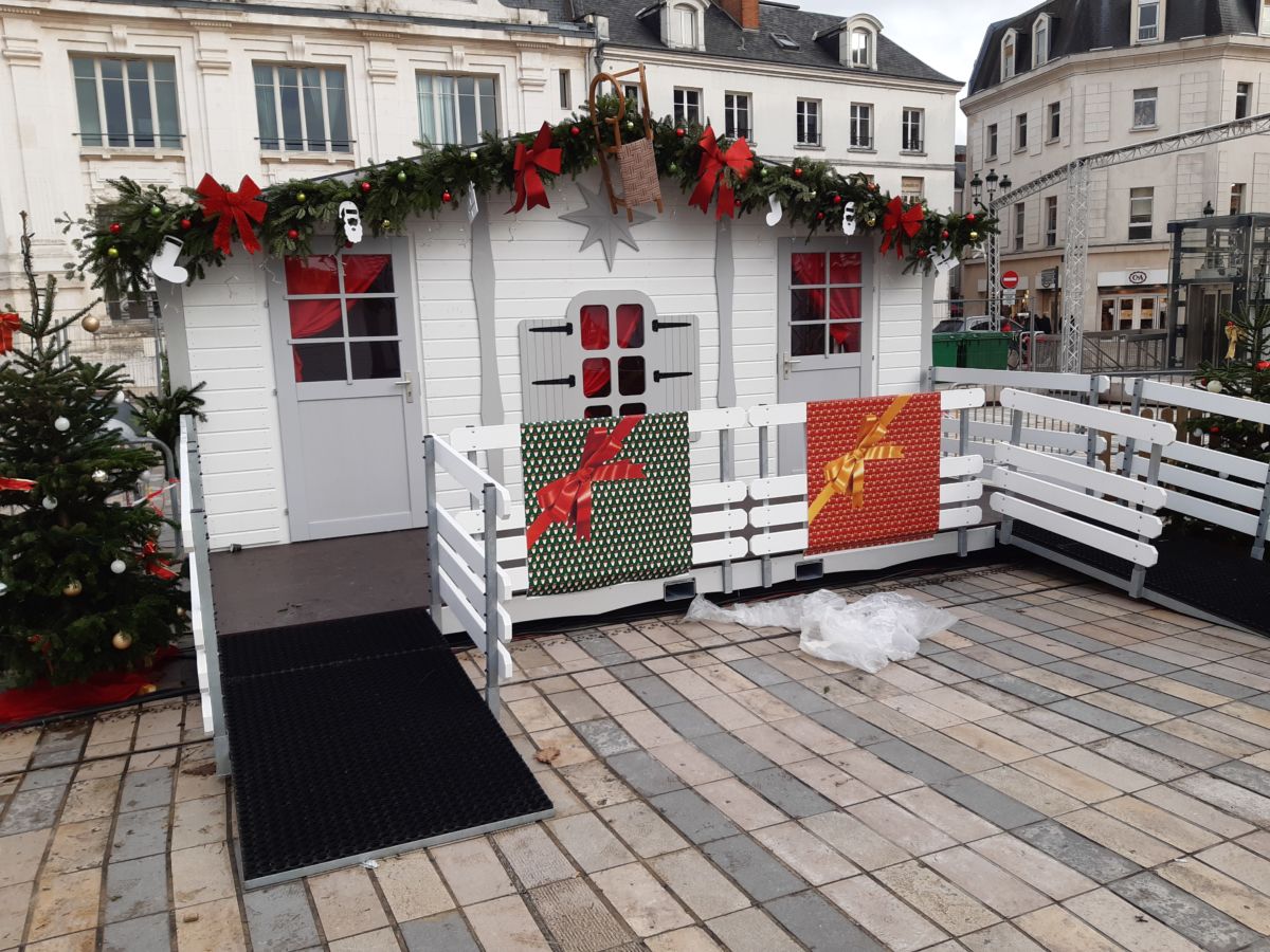 Maison du Père Noël RSUTYLE à Orléans