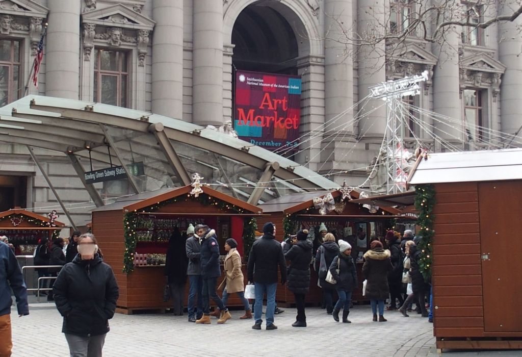 marché de Noël avec chalets Gutenberg Rustyle à New-York